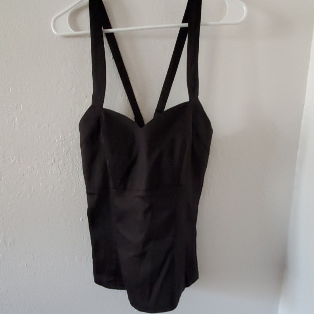 Deadly Dames Sleeveleas Strap Top